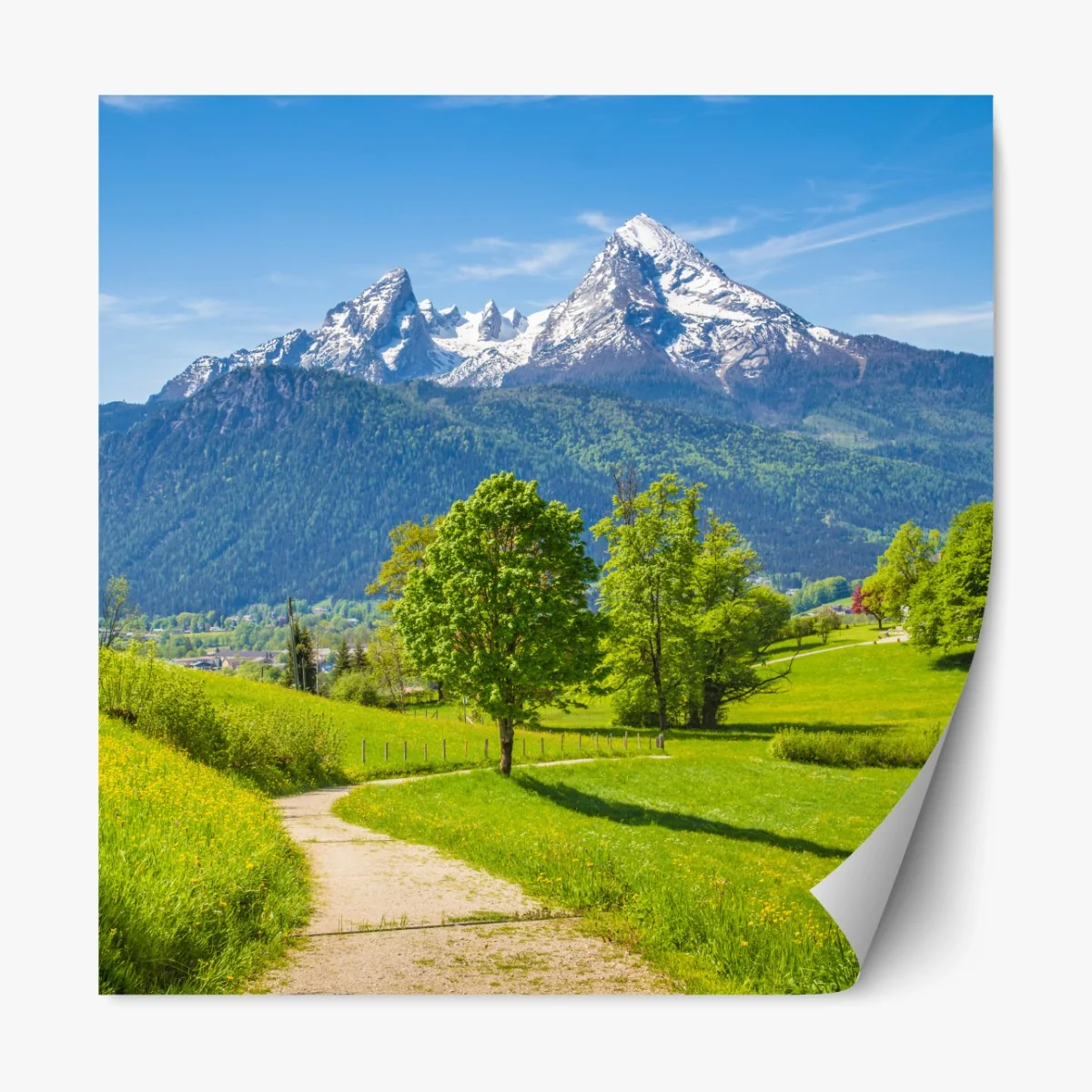 Repositionierbarer Aufkleber ruhige alpenwiese mit berggipfeln – Wallnifity®