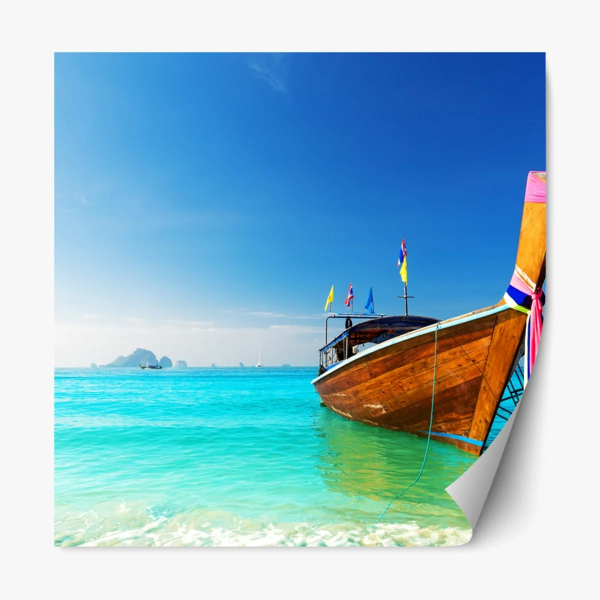 Repositionierbarer Aufkleber langheckboot am türkisfarbenen strand, Andamanensee – Wallnifity®