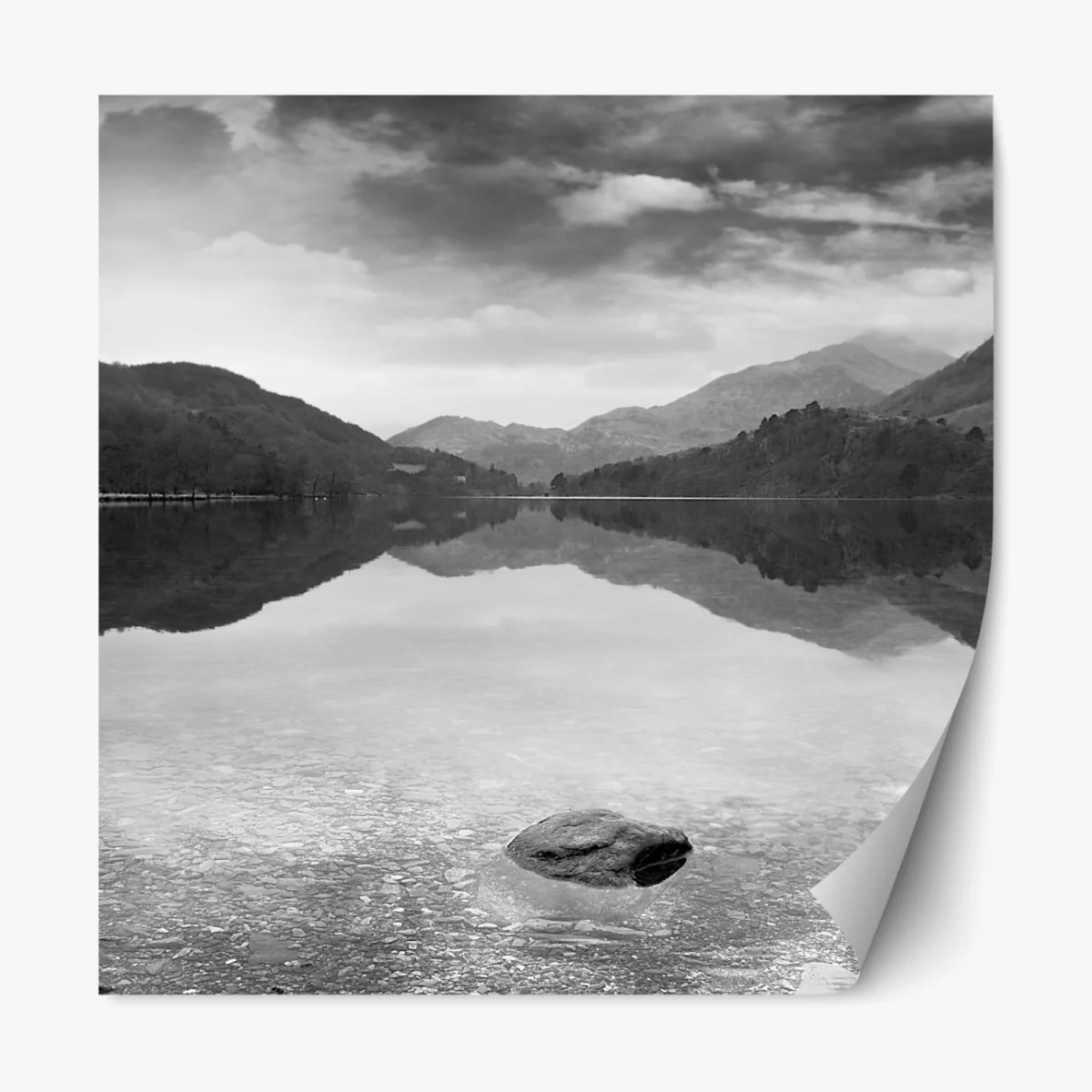 Repositionierbarer Aufkleber ruhiger bergsee mit spiegelung – Wallnifity® Repositionierbarer Aufkleber ruhiger bergsee mit spiegelung – Wallnifity®