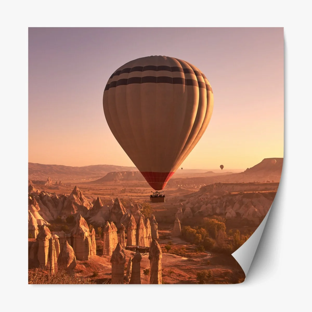 Repositionierbarer Aufkleber heißluftballon über Kappadokien bei sonnenaufgang – Wallnifity®