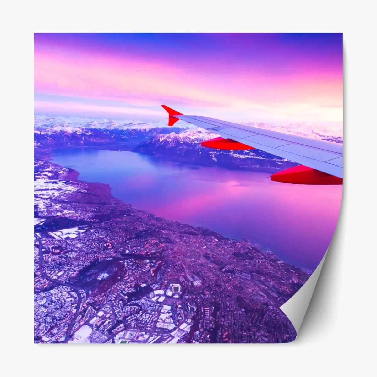 Repositionierbarer Aufkleber luftaufnahme einer stadt am see bei sonnenuntergang – Wallnifity® Repositionierbarer Aufkleber luftaufnahme einer stadt am see bei sonnenuntergang – Wallnifity®