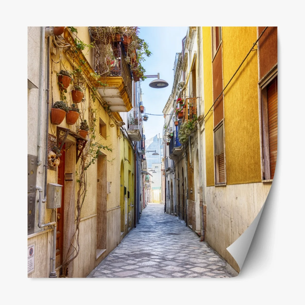 Repositionierbarer Aufkleber sonnige gasse in Brindisi – Wallnifity®