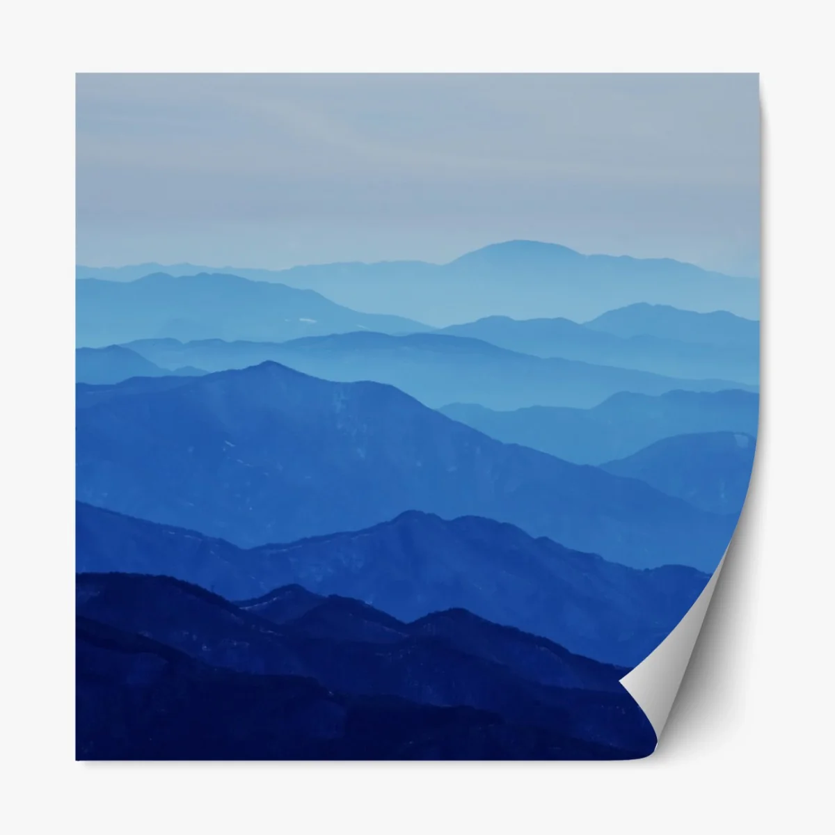 Repositionierbarer Aufkleber neblige blaue bergschichten – Wallnifity® Repositionierbarer Aufkleber neblige blaue bergschichten – Wallnifity®