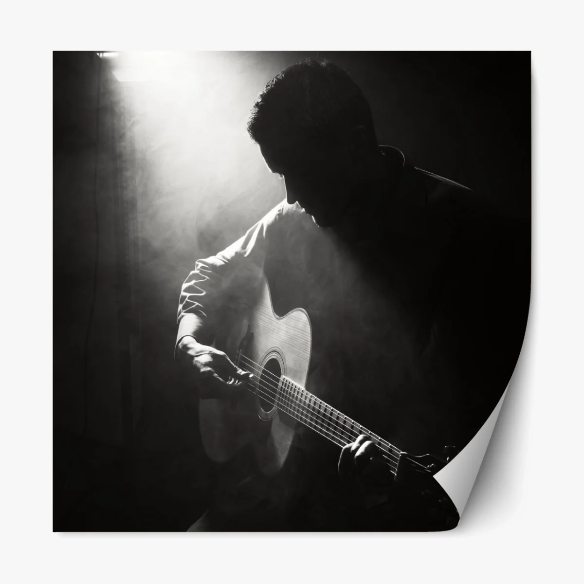 Repositionierbarer Aufkleber silhouette eines gitaristen im scheinwerferlicht – Wallnifity® Repositionierbarer Aufkleber silhouette eines gitaristen im scheinwerferlicht – Wallnifity®