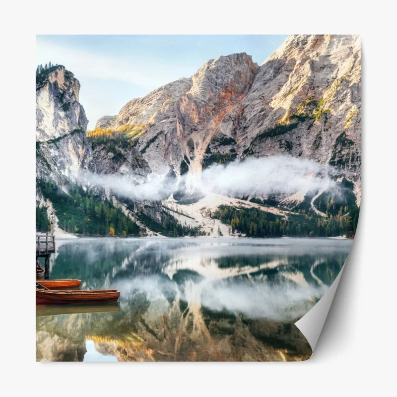 Repositionierbarer Aufkleber nebliger alpensee mit spiegelung