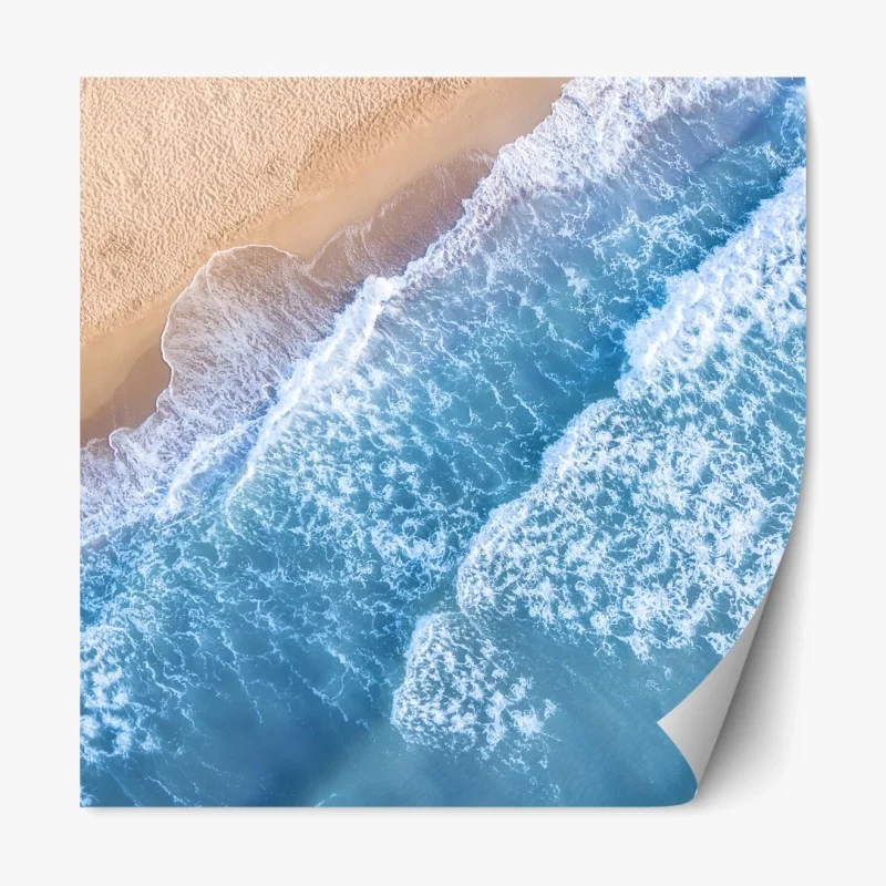 Repositionierbarer Aufkleber luftaufnahme türkiser wellen an sandigem strand
