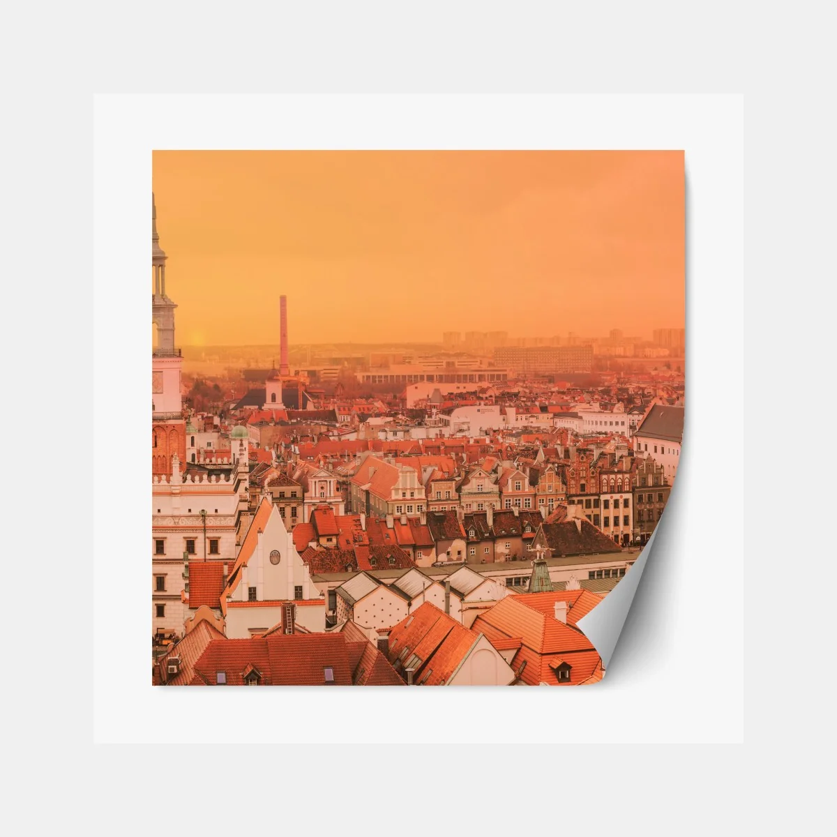 Repositionierbarer Aufkleber warmer sonnenuntergang über historischen stadtdächern – Wallnifity®