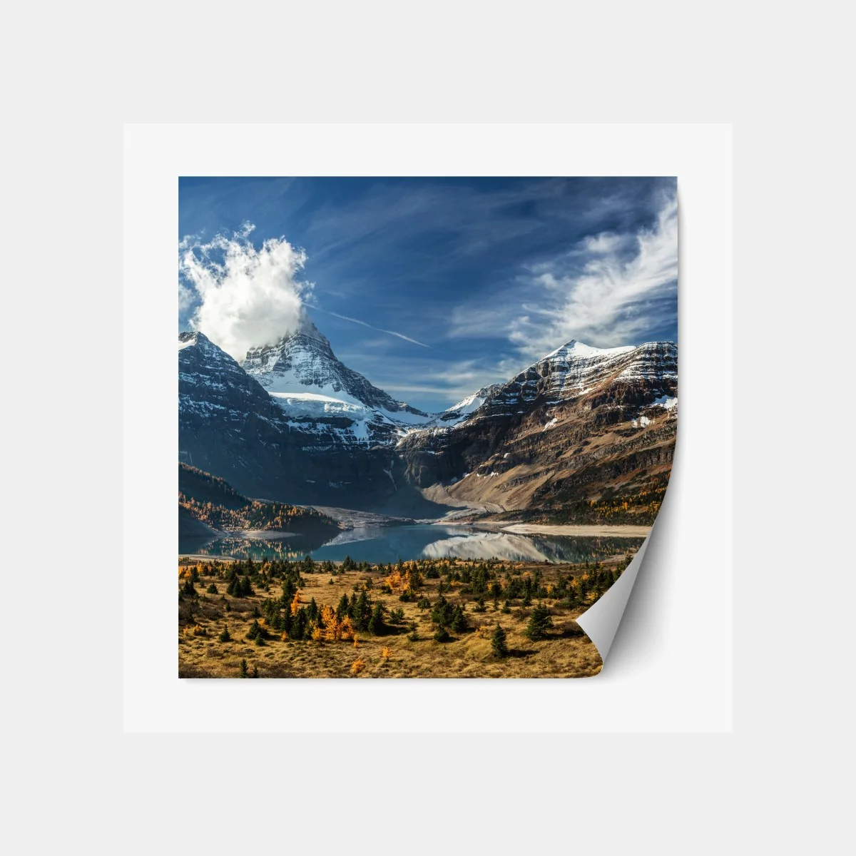 Repositionierbarer Aufkleber schneebedeckte gipfel gespiegelt in einem herbstlichen alpensee – Wallnifity®