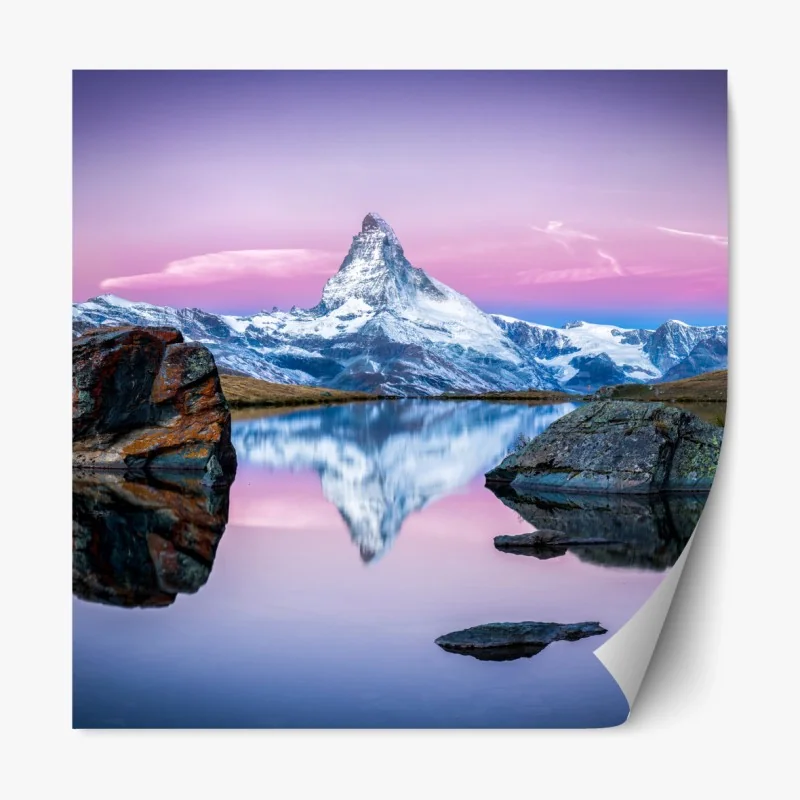 Repositionierbarer Aufkleber majestätischer alpenberg gespiegelt im ruhigen see