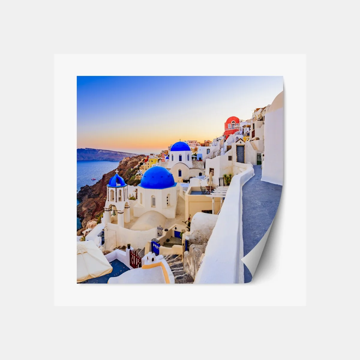 Repositionierbarer Aufkleber Santorini sonnenuntergang über blauen kuppeln – Wallnifity® Repositionierbarer Aufkleber Santorini sonnenuntergang über blauen kuppeln – Wallnifity®