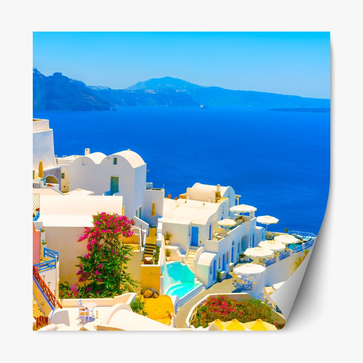 Repositionierbarer Aufkleber sonniger blick auf Santorini mit weißen häusern und blauem meer – Wallnifity®