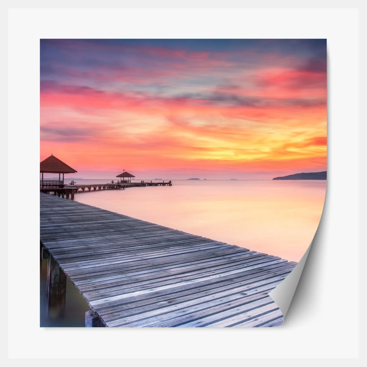 Repositionierbarer Aufkleber ruhiger sonnenaufgang über hölzernem steg – Wallnifity® Repositionierbarer Aufkleber ruhiger sonnenaufgang über hölzernem steg – Wallnifity®