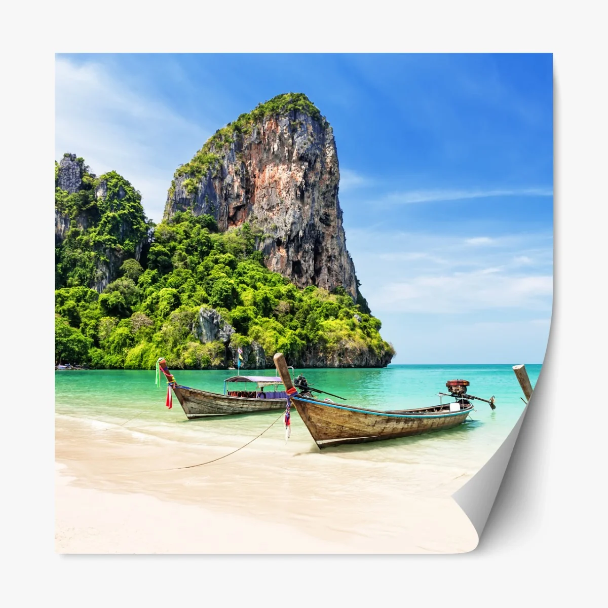Repositionierbarer Aufkleber ruhige longtail-boote am strand von Railay, Thailand – Wallnifity®