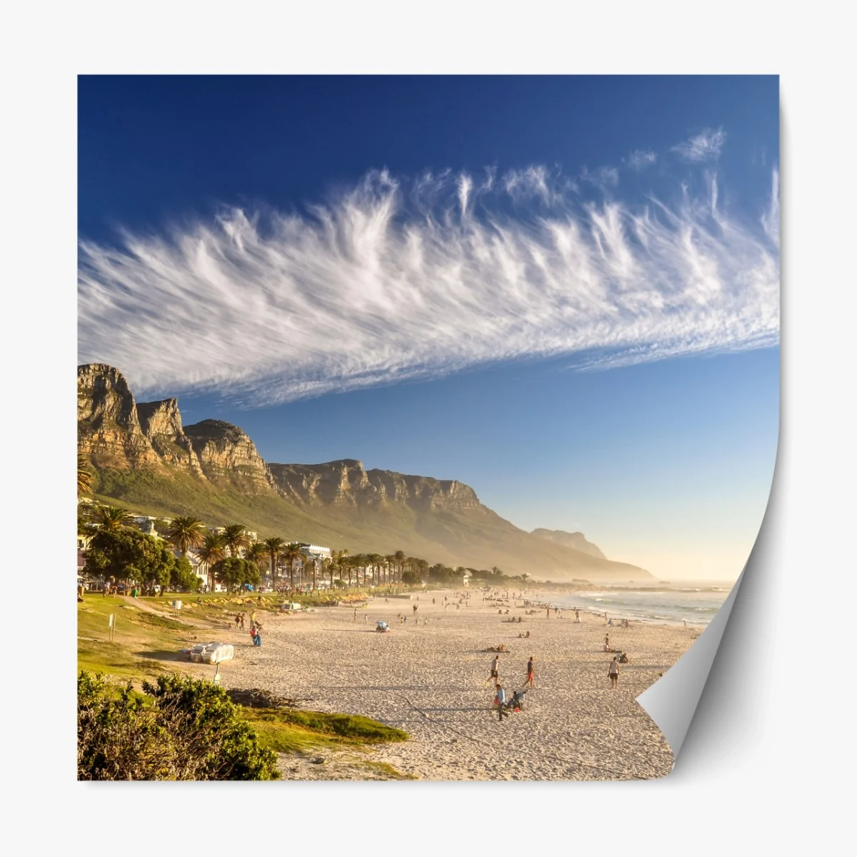 Repositionierbarer Aufkleber sonnenstrand mit bergkulisse – Wallnifity® Repositionierbarer Aufkleber sonnenstrand mit bergkulisse – Wallnifity®