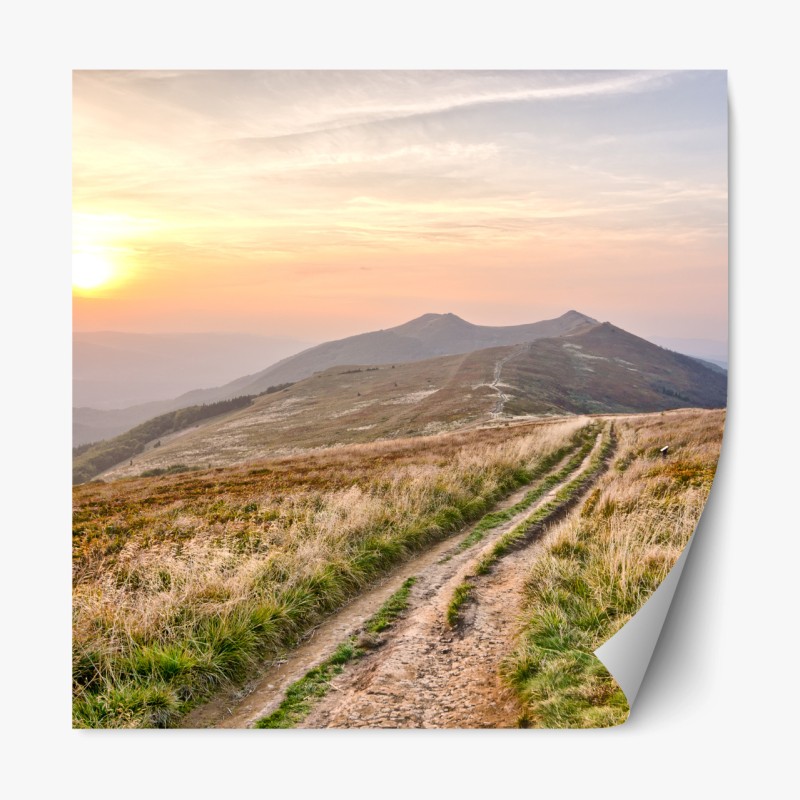 Repositionierbarer Aufkleber goldener bergweg bei sonnenuntergang