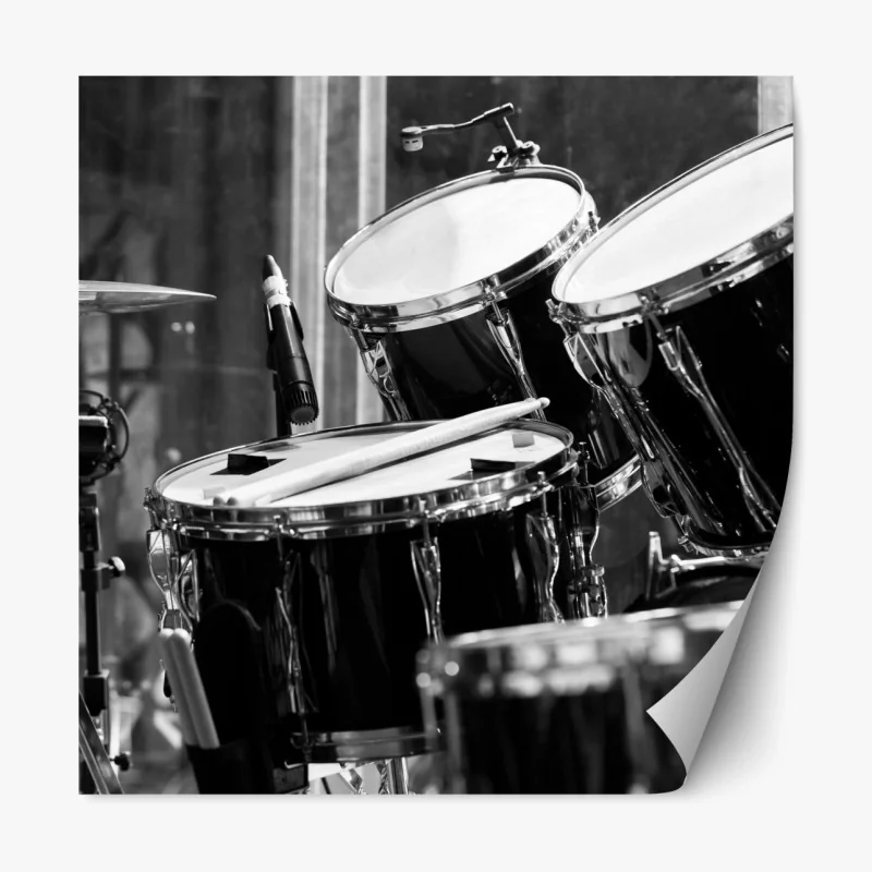 Repositionierbarer Aufkleber verschneiter wald im sanften nebel – Wallnifity®