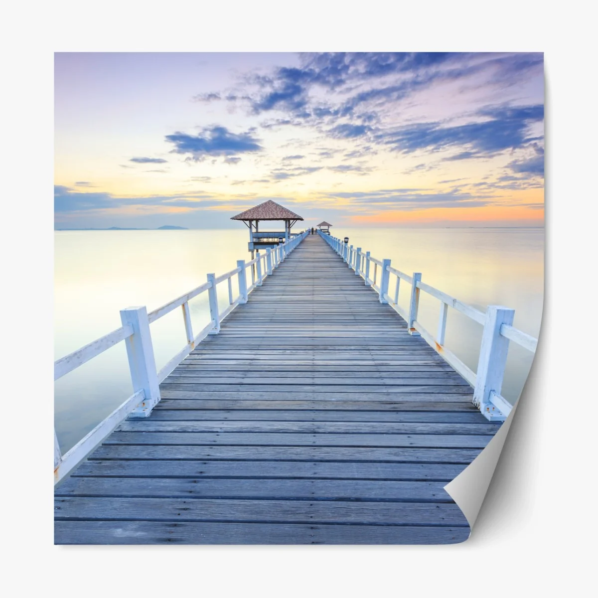 Repositionierbarer Aufkleber ruhiger hölzerner steg bei sonnenuntergang – Wallnifity® Repositionierbarer Aufkleber ruhiger hölzerner steg bei sonnenuntergang – Wallnifity®