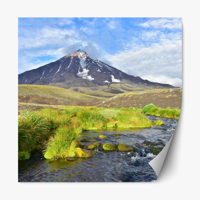 Repositionierbarer Aufkleber blick auf den vulkan Koryaksky vom nordosthang