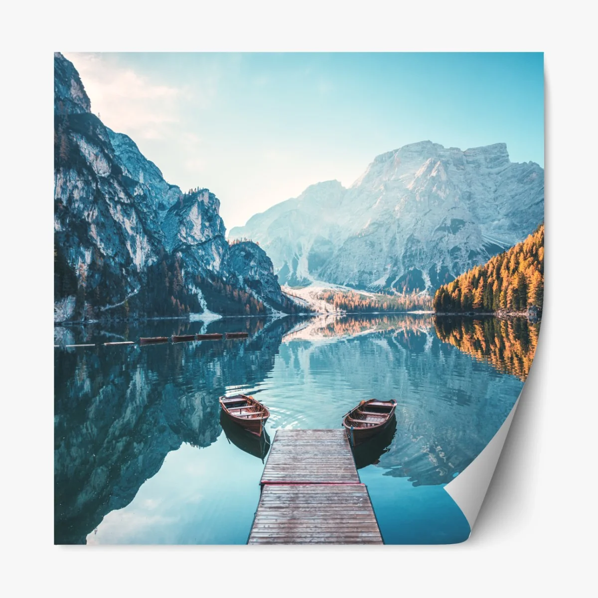 Repositionierbarer Aufkleber ruhiger morgen am Pragser Wildsee, Dolomiten – Wallnifity® Repositionierbarer Aufkleber ruhiger morgen am Pragser Wildsee, Dolomiten – Wallnifity®