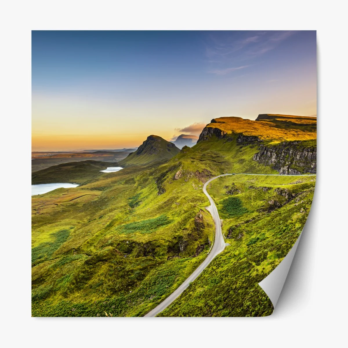 Repositionierbarer Aufkleber sonnenuntergang über Quiraing, Isle of Skye – Wallnifity® Repositionierbarer Aufkleber sonnenuntergang über Quiraing, Isle of Skye – Wallnifity®