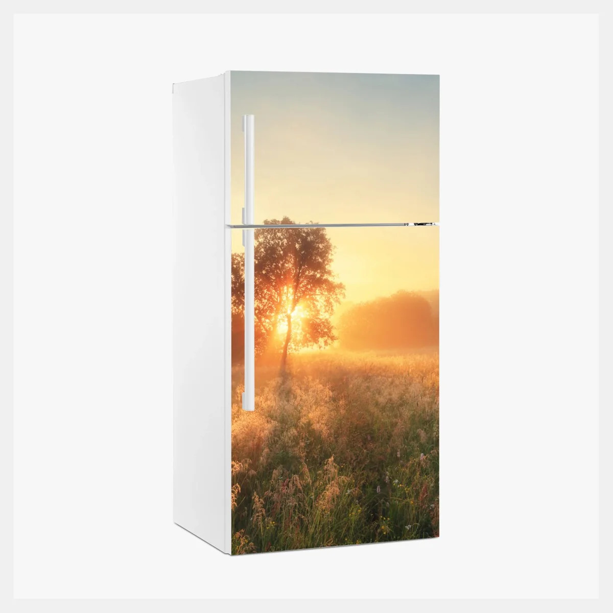 Kühlschrankaufkleber goldener sonnenaufgang über nebliger wiese – Wallnifity®