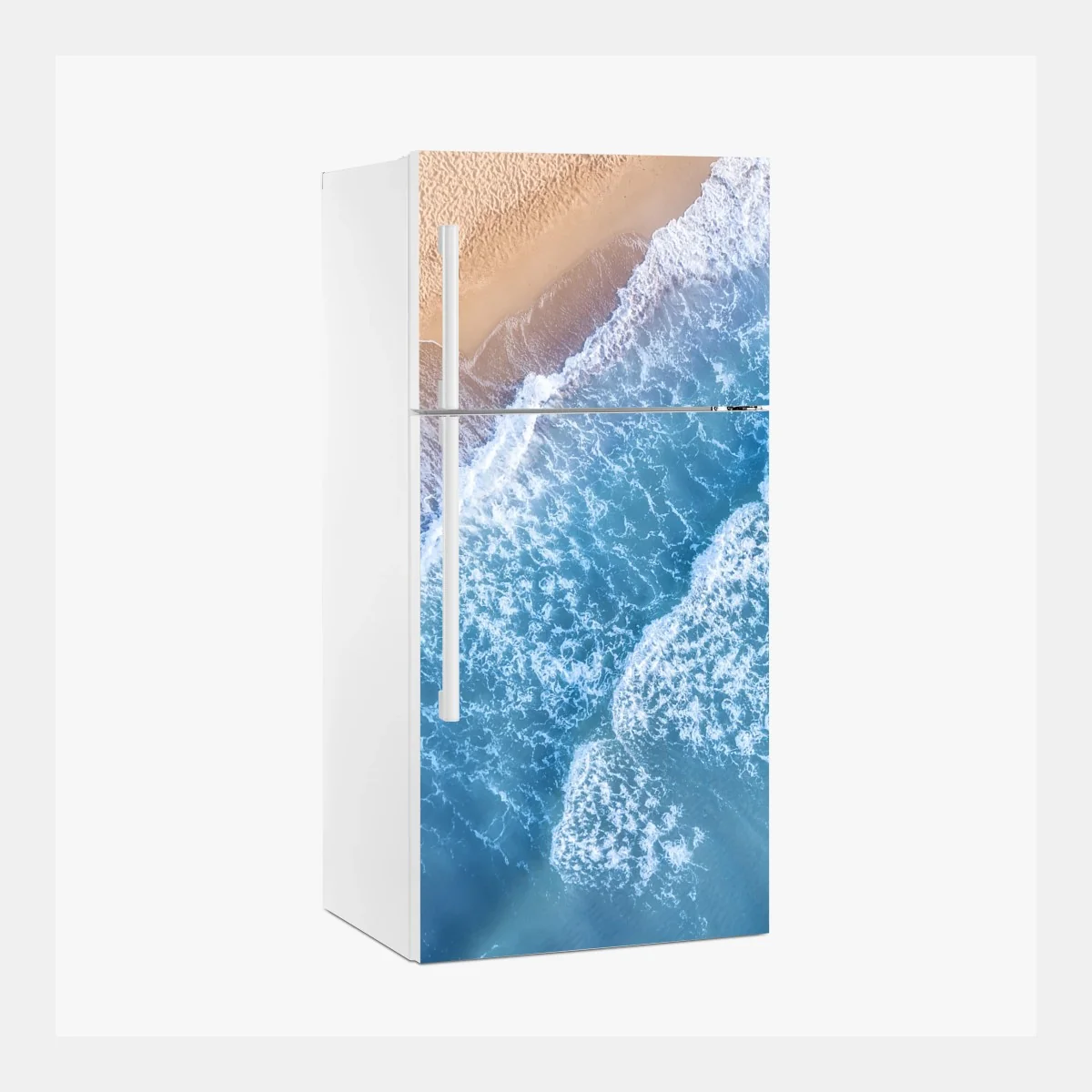 Kühlschrankaufkleber luftaufnahme türkiser wellen an sandigem strand – Wallnifity®
