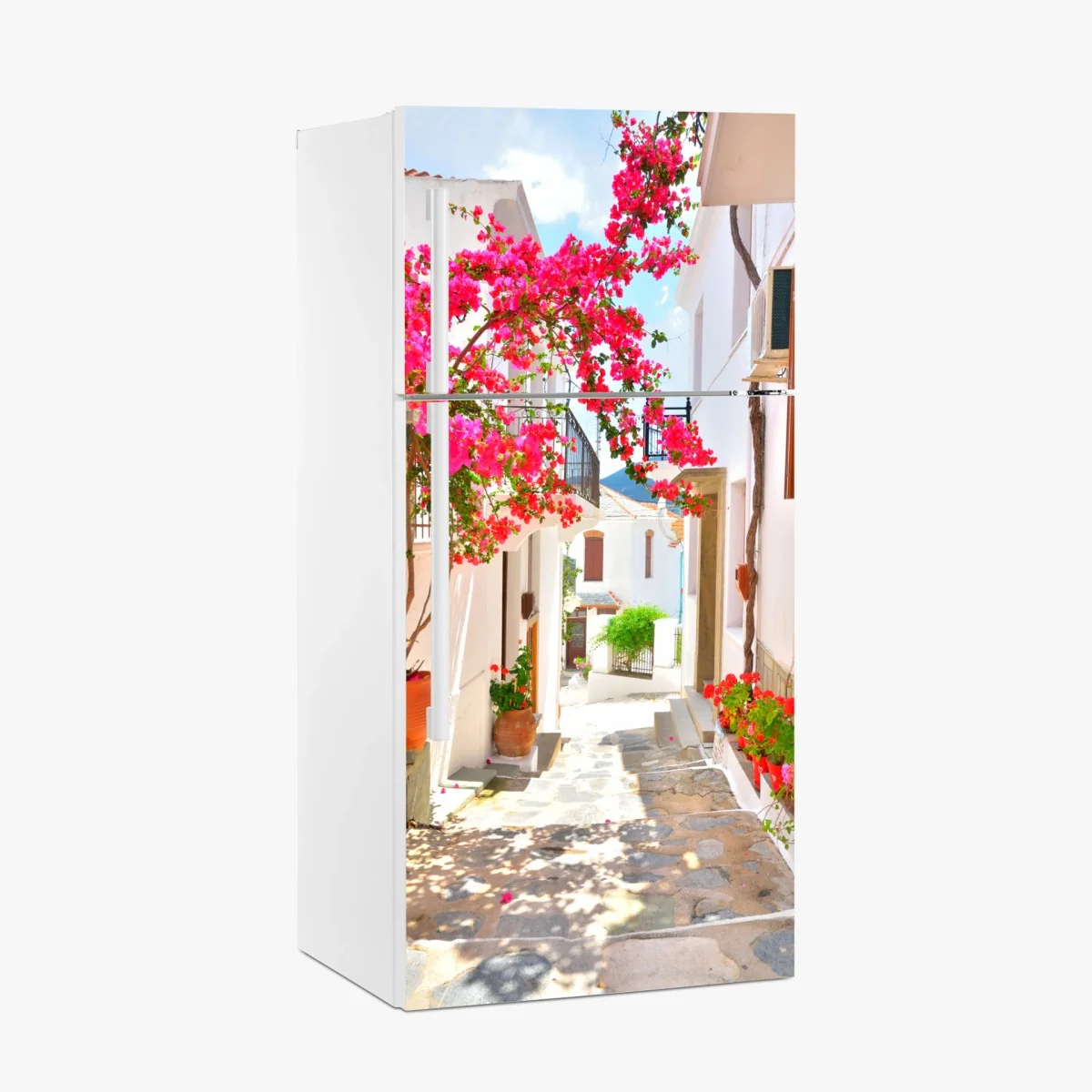 Kühlschrankaufkleber sonnige mediterrane gasse mit bougainvillea – Wallnifity® Kühlschrankaufkleber sonnige mediterrane gasse mit bougainvillea – Wallnifity®