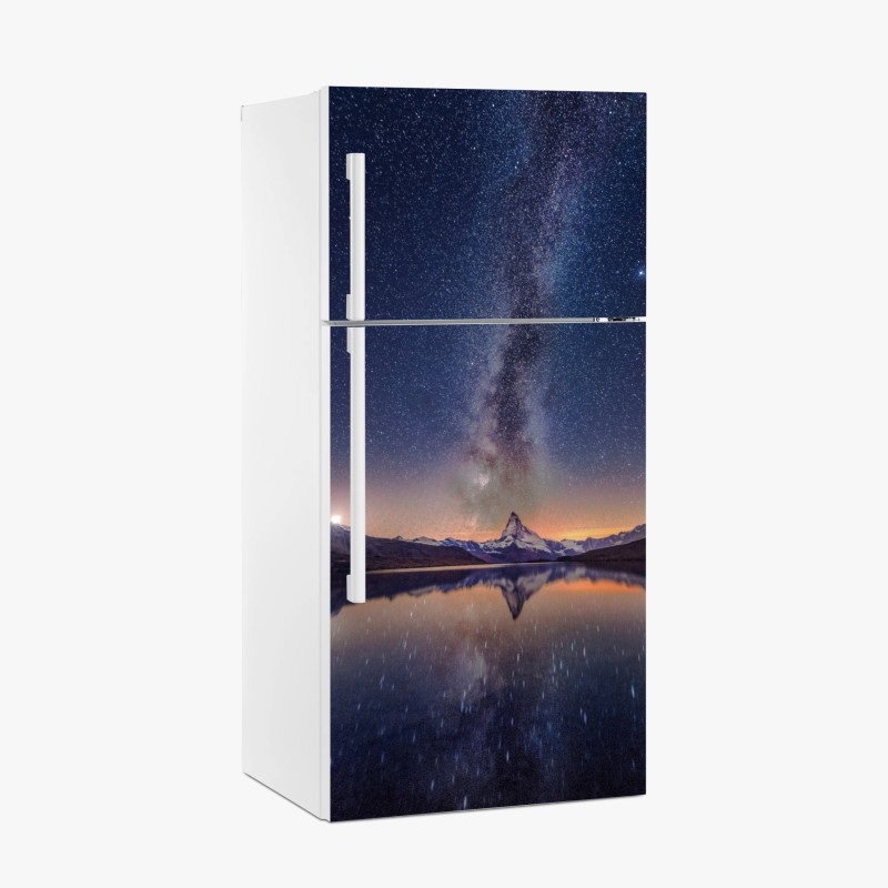 Kühlschrankaufkleber elegantes anthurium vor rotem hintergrund – Wallnifity®