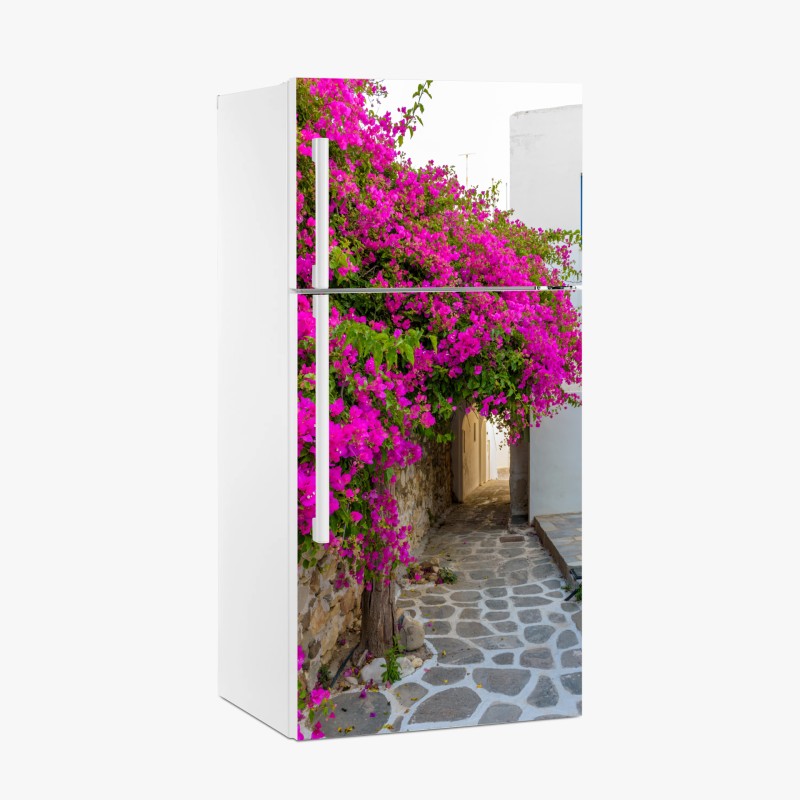 Kühlschrankaufkleber blühende bougainvillea in Naousa gasse