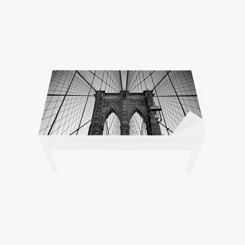 Tischaufkleber und Schreibtischaufkleber symmetrische hängebrücke in schwarzweiß