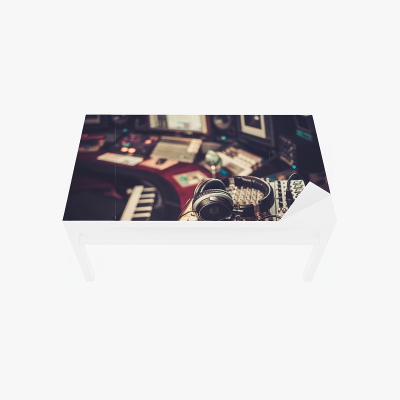 Tischaufkleber und Schreibtischaufkleber wasserfall in moosiger schlucht mit steinbrücke – Wallnifity®