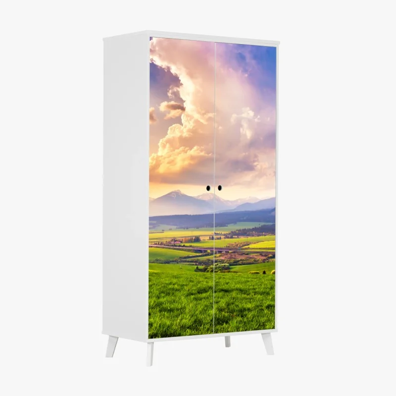 Schrankaufkleber straße zur beleuchteten stadtsilhouette bei nacht – Wallnifity®