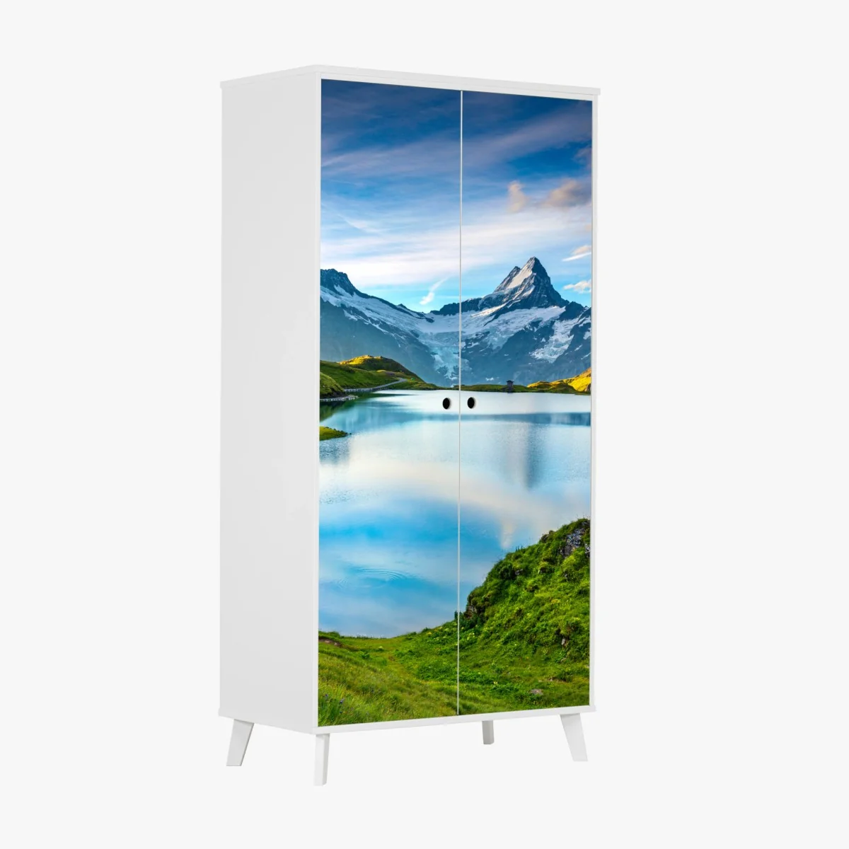 Schrankaufkleber ruhiger alpensee vor dem Wetterhorn, Schweiz – Wallnifity®