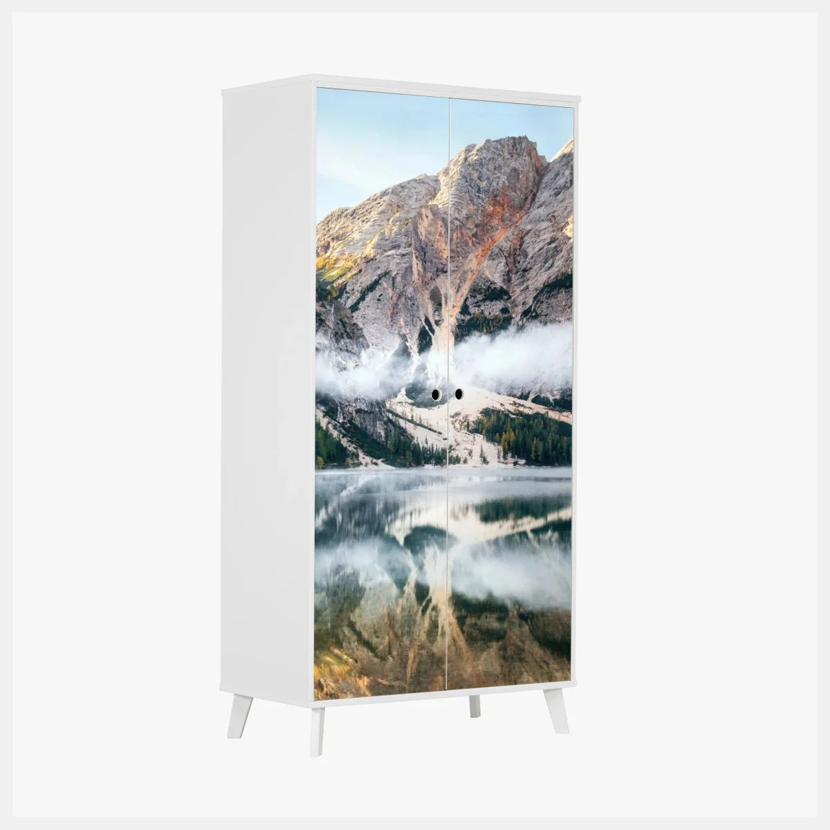 Schrankaufkleber nebliger alpensee mit spiegelung – Wallnifity®