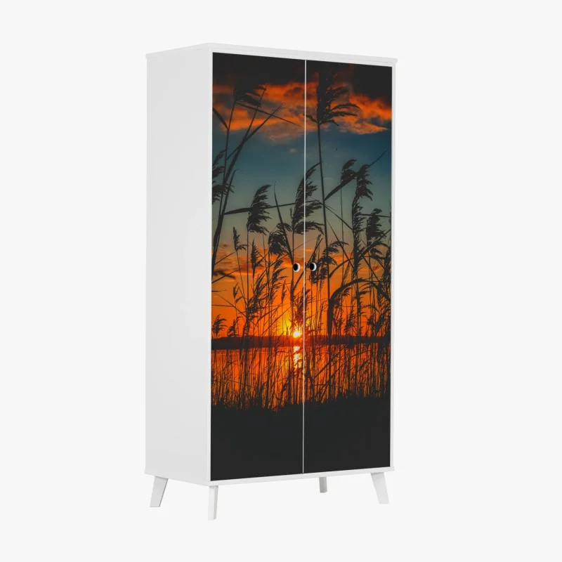 Schrankaufkleber sonnenuntergang am see mit schilf-silhouette