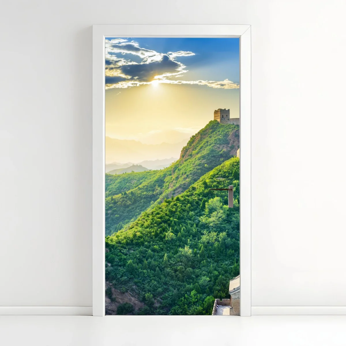 Türaufkleber Chinesische Mauer bei sonnenaufgang über grünen bergen – Wallnifity® Türaufkleber Chinesische Mauer bei sonnenaufgang über grünen bergen – Wallnifity®