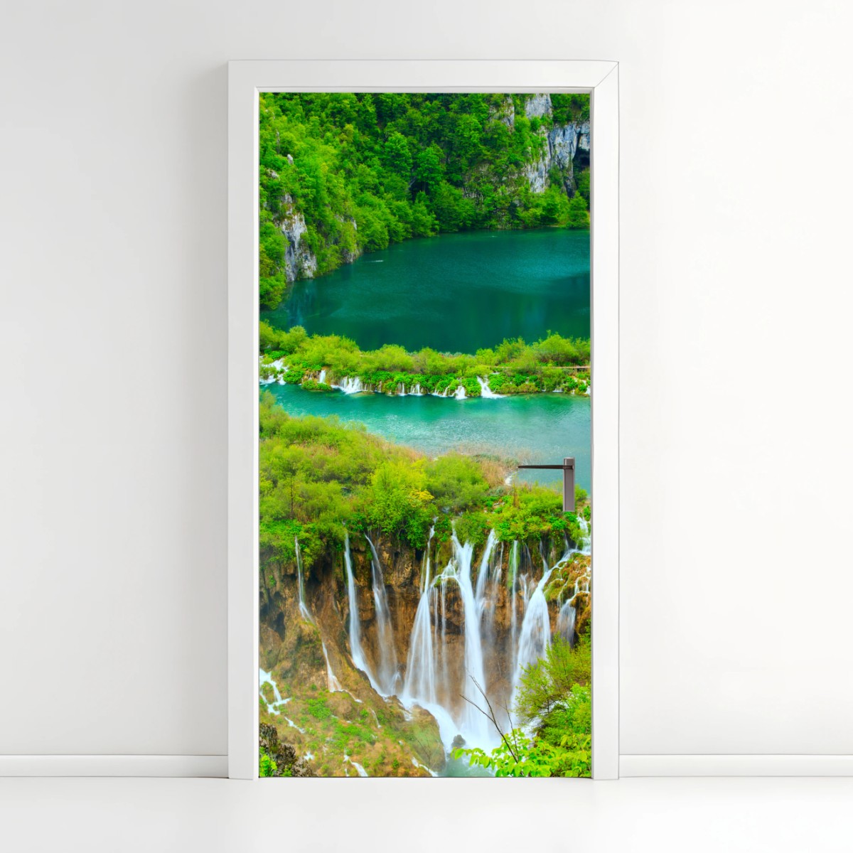 Türaufkleber üppiger wasserfall und türkise seen – Wallnifity®