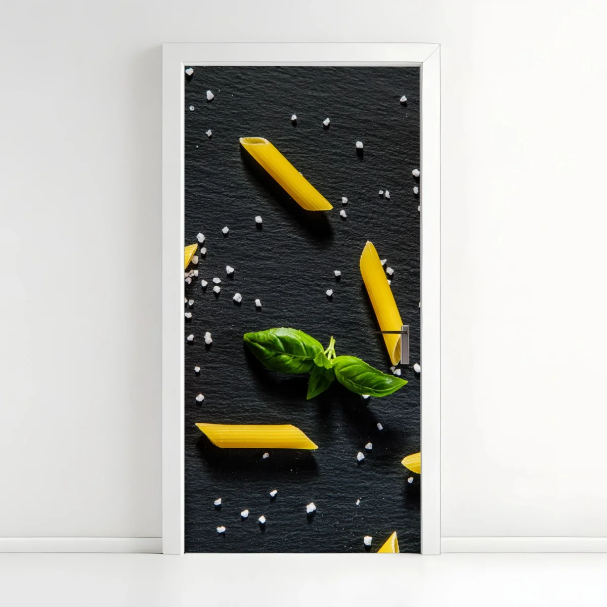 Türaufkleber tomaten und penne auf schwarzem schiefer – Wallnifity®