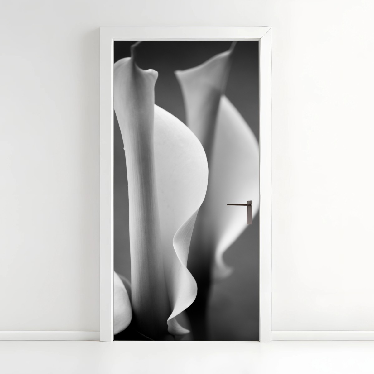 Türaufkleber elegante calla-lilien in monochrom – Wallnifity®