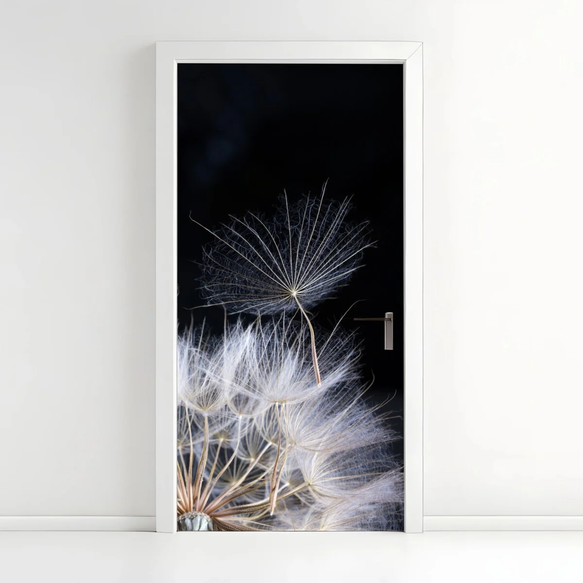 Türaufkleber zarter löwenzahnsamen auf schwarzem hintergrund – Wallnifity® Türaufkleber zarter löwenzahnsamen auf schwarzem hintergrund – Wallnifity®