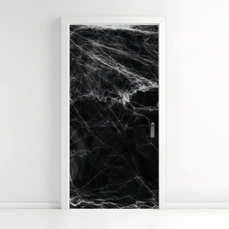 Türaufkleber gespenstisches spinnennetz auf schwarzem hintergrund