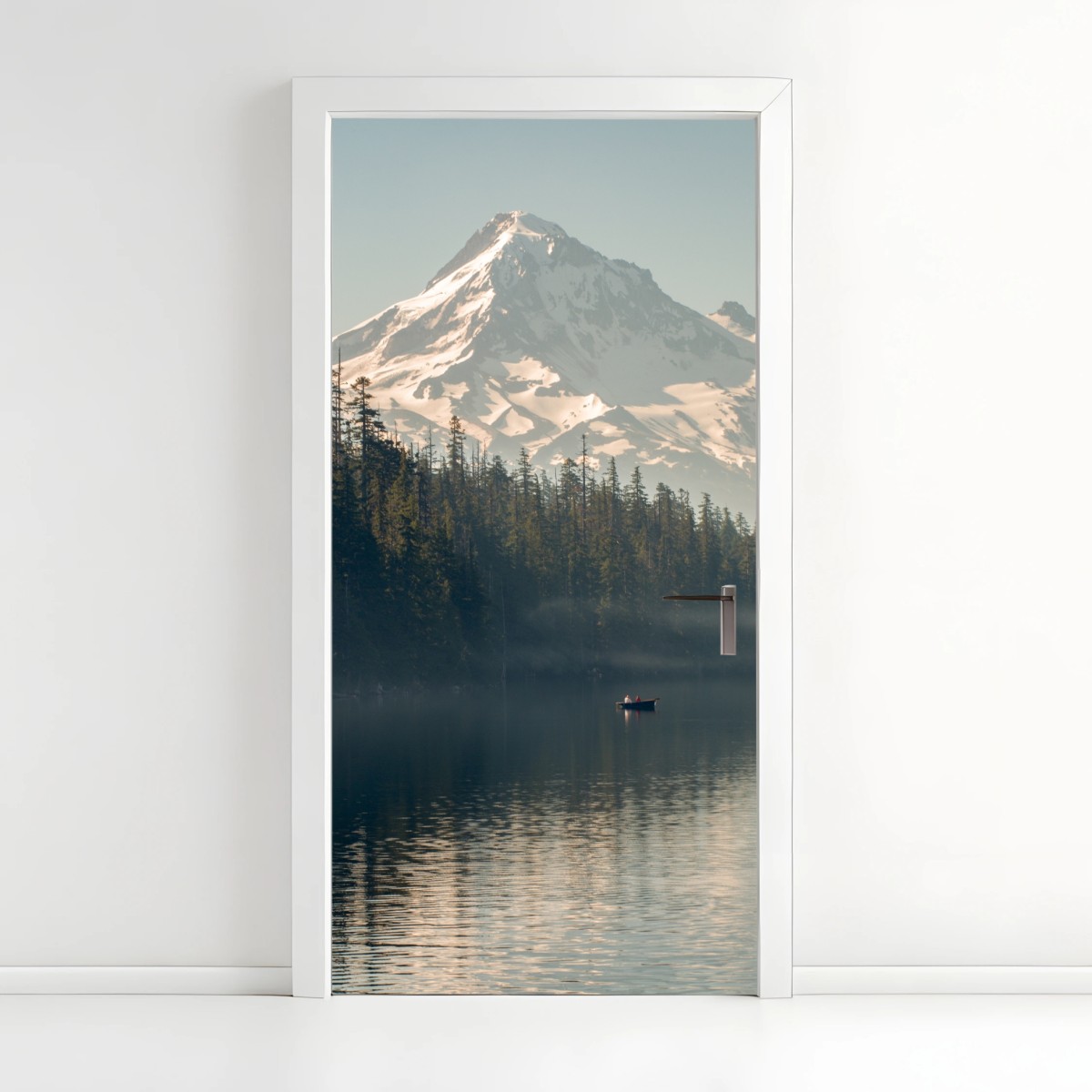 Türaufkleber schneebedeckter berg über ruhigem see – Wallnifity® Türaufkleber schneebedeckter berg über ruhigem see – Wallnifity®