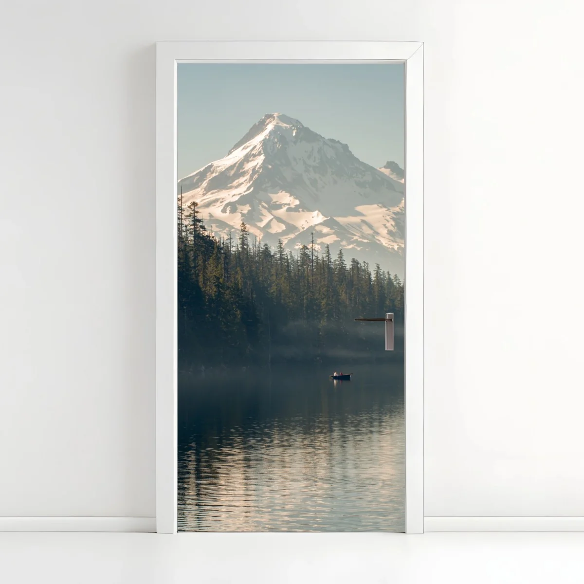 Türaufkleber schneebedeckter berg über ruhigem see – Wallnifity® Türaufkleber schneebedeckter berg über ruhigem see – Wallnifity®