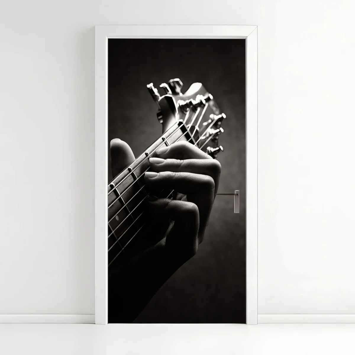 Türaufkleber nahaufnahme der hand auf dem griffbrett – Wallnifity® Türaufkleber nahaufnahme der hand auf dem griffbrett – Wallnifity®