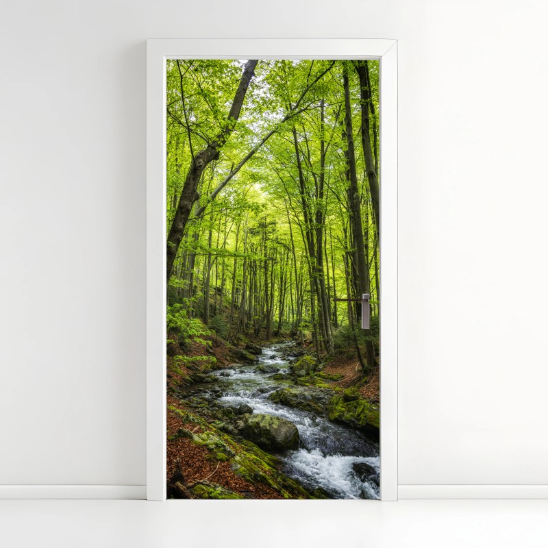 Türaufkleber ruhiger grüner waldbach
