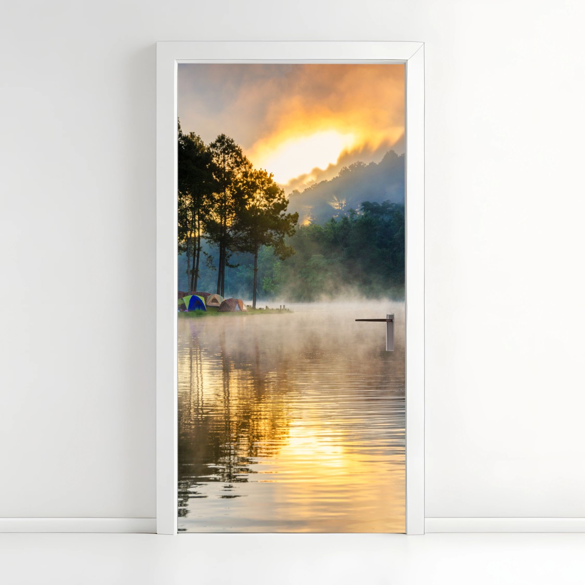 Türaufkleber morgendlicher nebel am Pang Oung see, Mae Hong Son – Wallnifity®