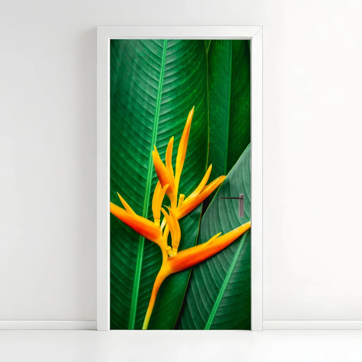 Türaufkleber leuchtende heliconia vor grünen blättern – Wallnifity®