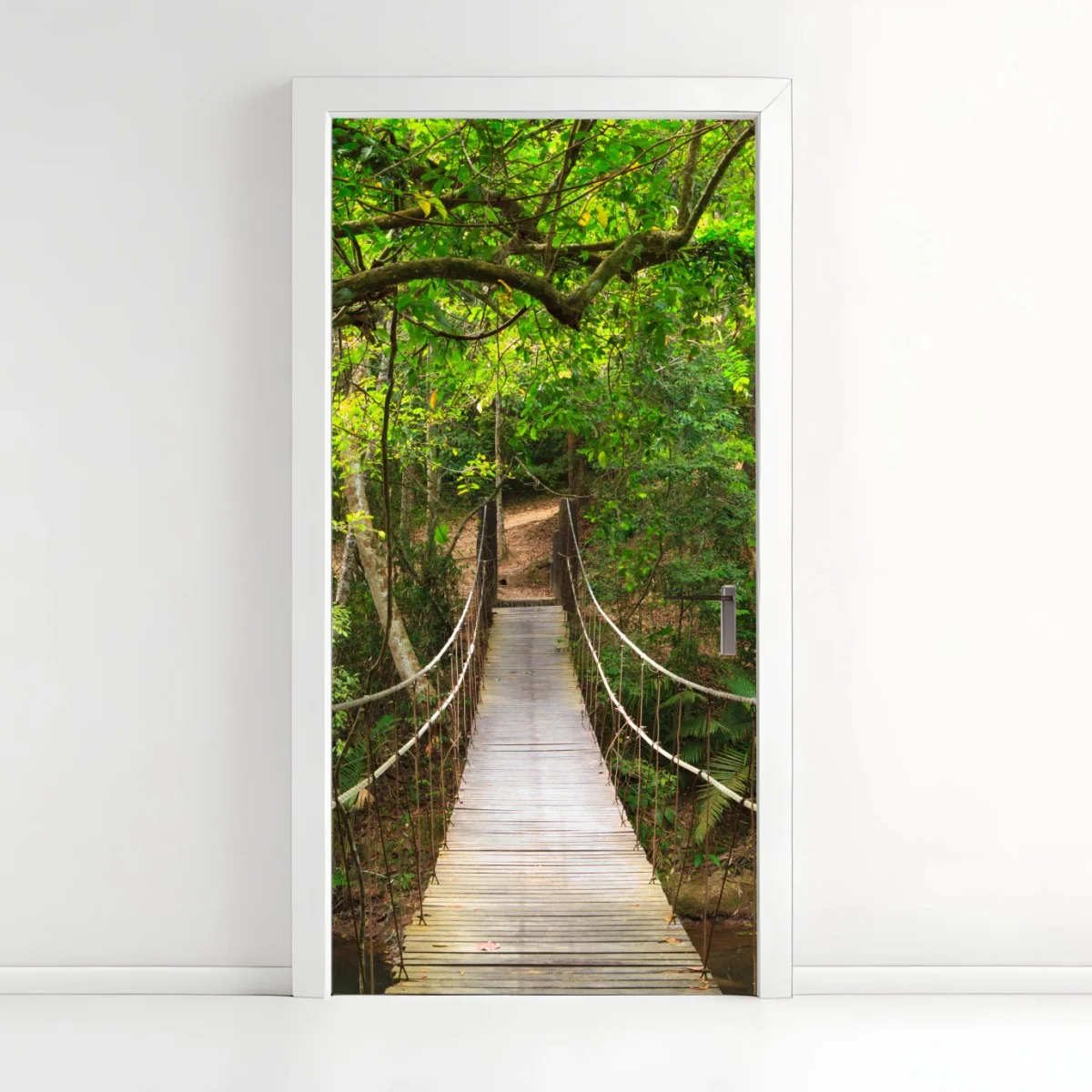 Türaufkleber hängende holzbrücke im grünen wald – Wallnifity® Türaufkleber hängende holzbrücke im grünen wald – Wallnifity®