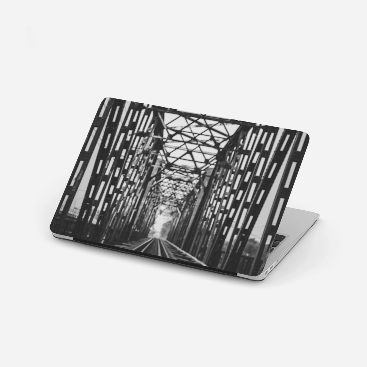 Laptop-Aufkleber alte eisenbahnbrücke in schwarzweiß – Wallnifity® Laptop-Aufkleber alte eisenbahnbrücke in schwarzweiß – Wallnifity®