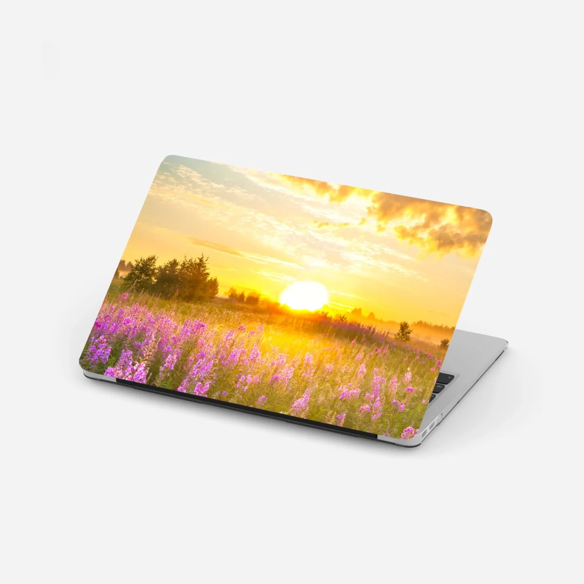 Laptop-Aufkleber sonnenaufgang über violetter wildblumenwiese – Wallnifity® Laptop-Aufkleber sonnenaufgang über violetter wildblumenwiese – Wallnifity®